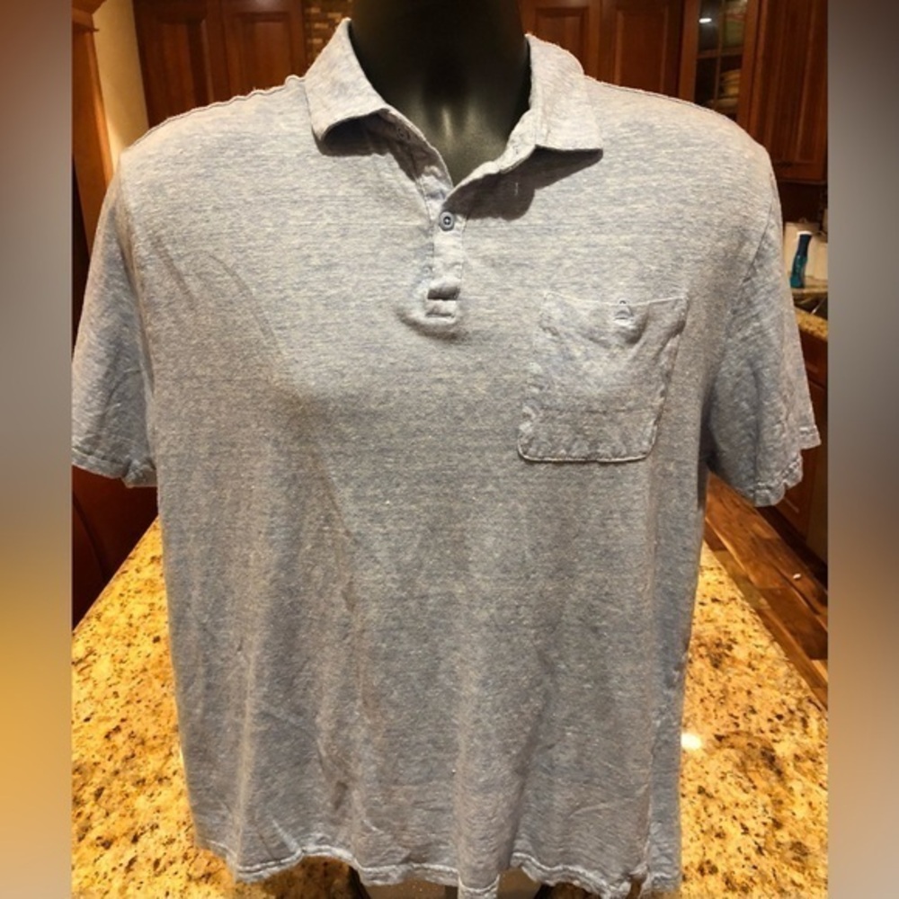 Johnnie-O youth “Hangin’ out” polo. EUC. sharp light blue.‎ Large